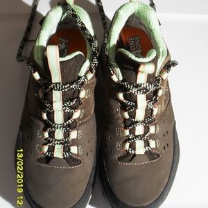 WOMEN'S HOKA SUMMIT HIKING SHOES SIZE 7